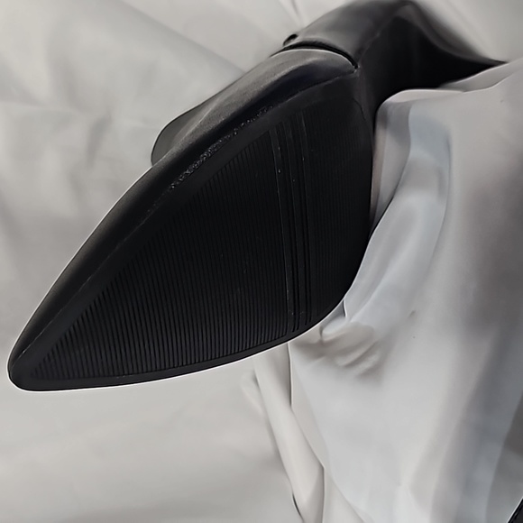 Shoes - Picture 2 of 3